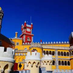 Kolorowy Pałac Pena w Sintrze, Portugalia. Ciekawostki o Portugalii: ten bajkowy zamek to połączenie stylów, które zachwyca.