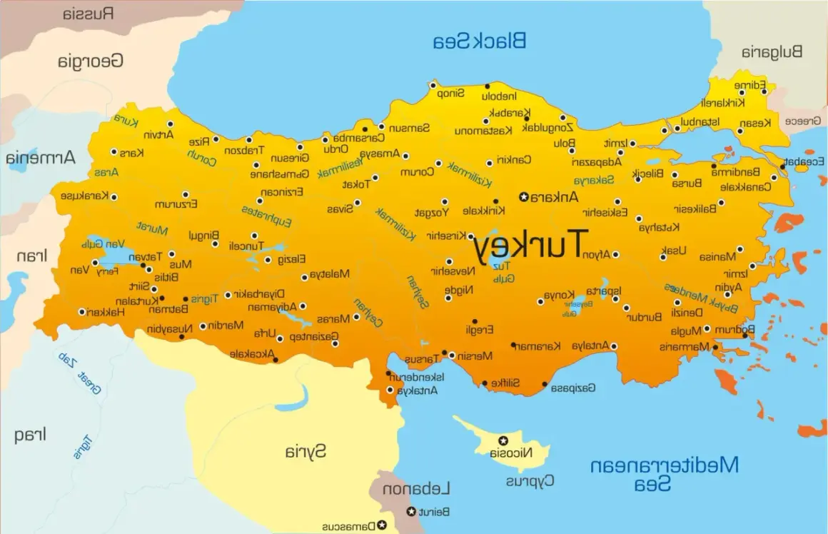 Mapa Turcji, gdzie leży ten kraj, z zaznaczonymi miastami i granicami.